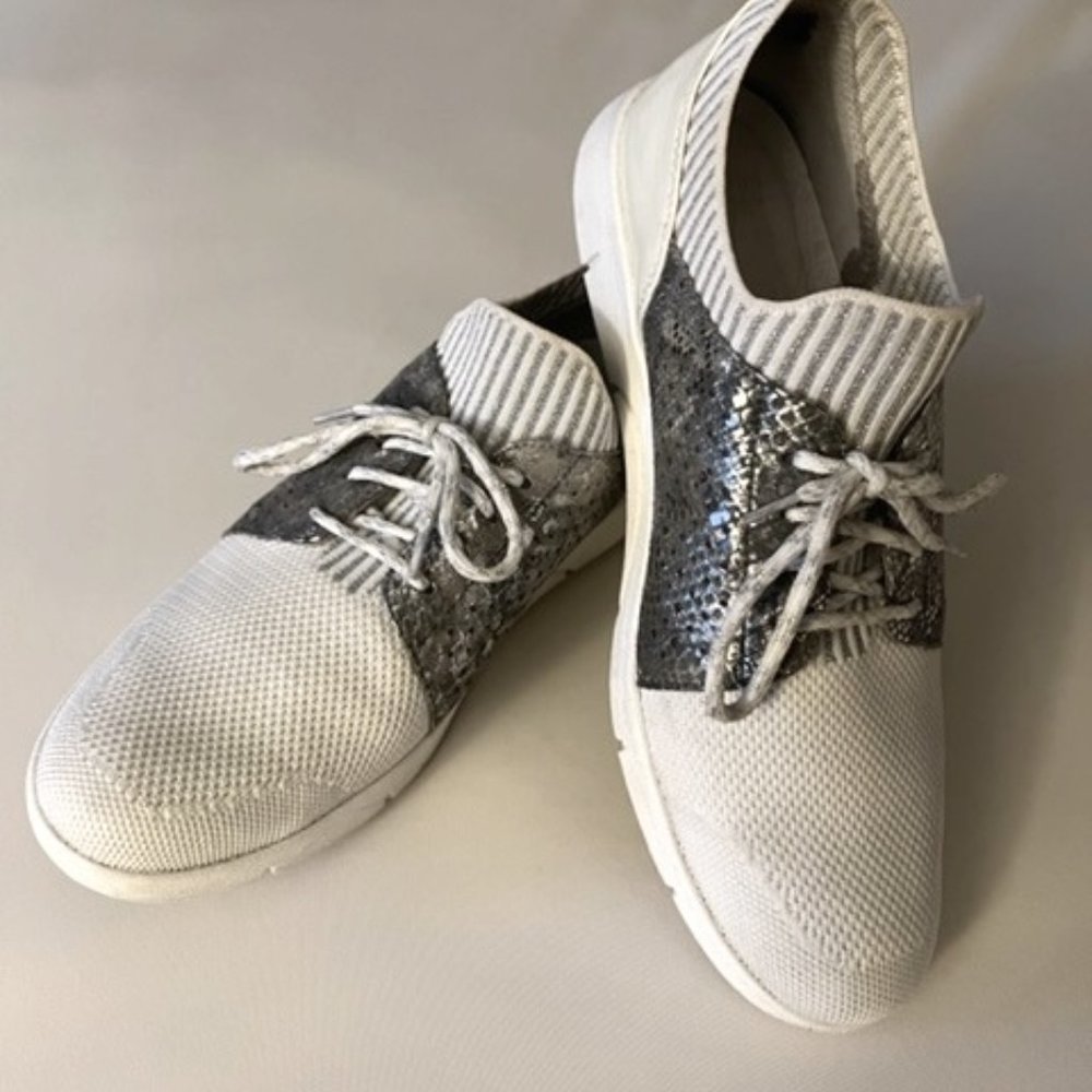Johnston & Murphy  Tamara Sneakers, White, Size 10